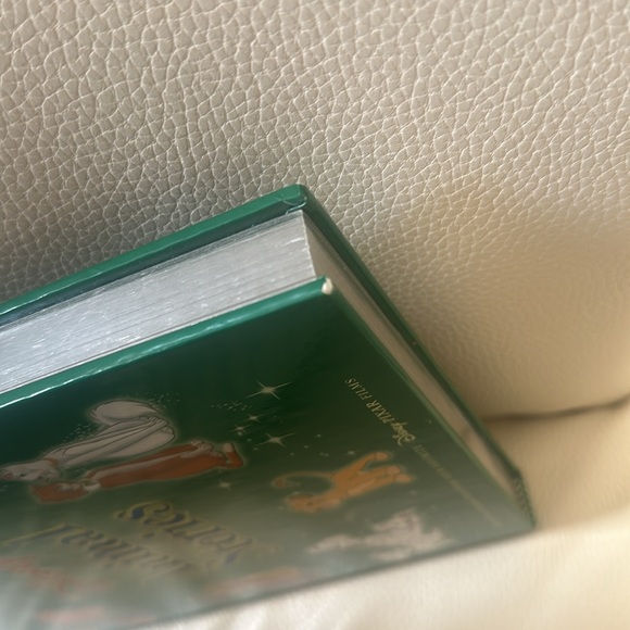 Disney NWT First Edition Animal Stories Book Copyright 2000 in Mint Condition - Picture 7 of 8